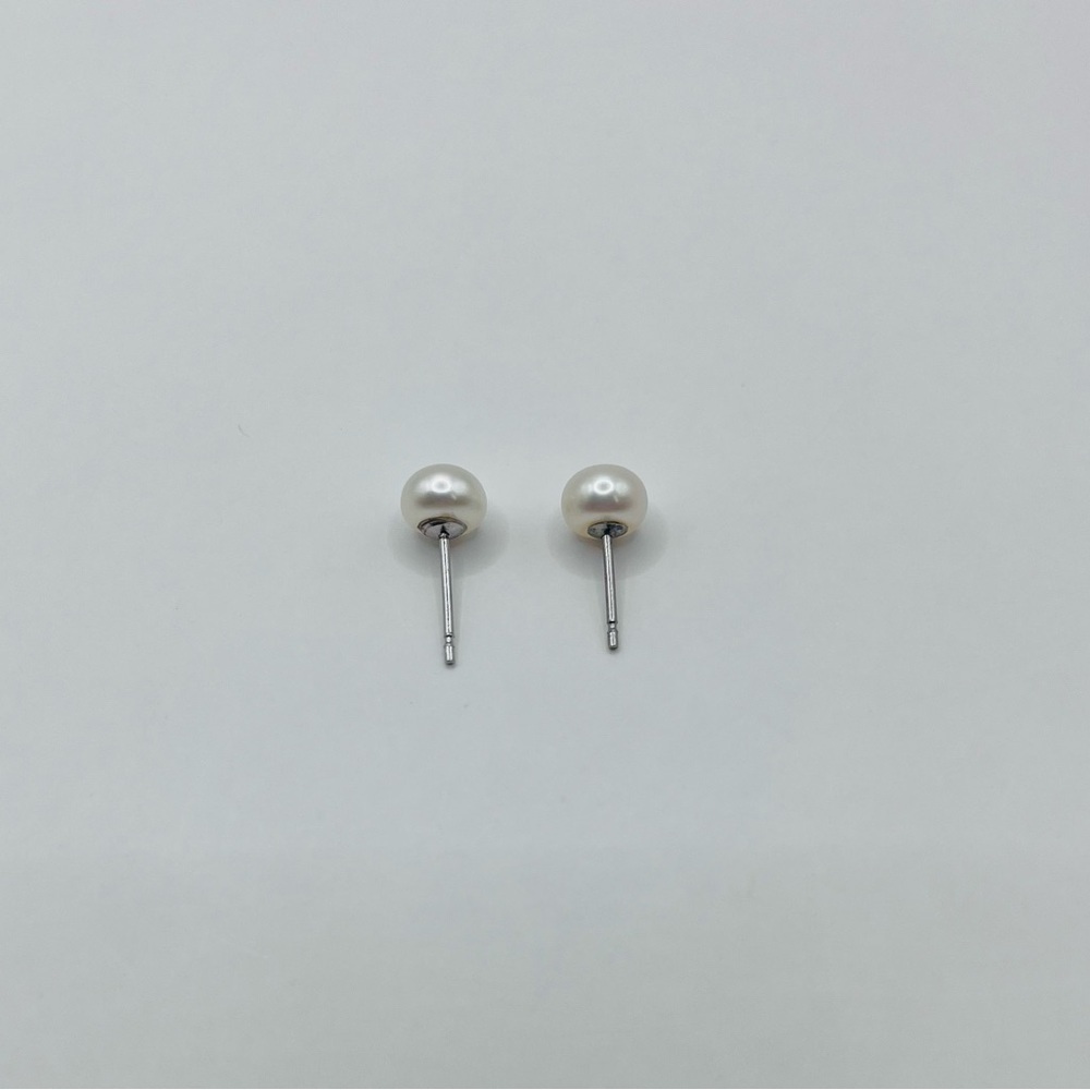 South Sea Pearl Button Earrings - Picture 4 of 4